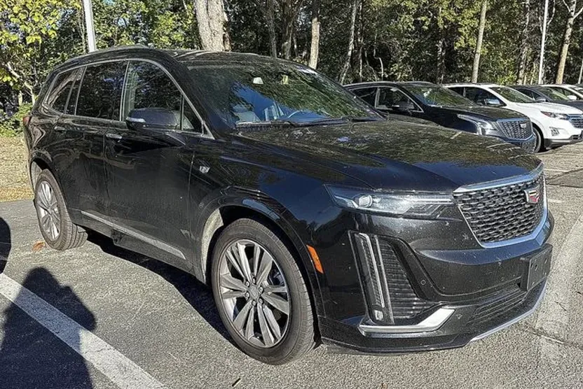 2025 Cadillac XT6 Premium Luxury photo 1