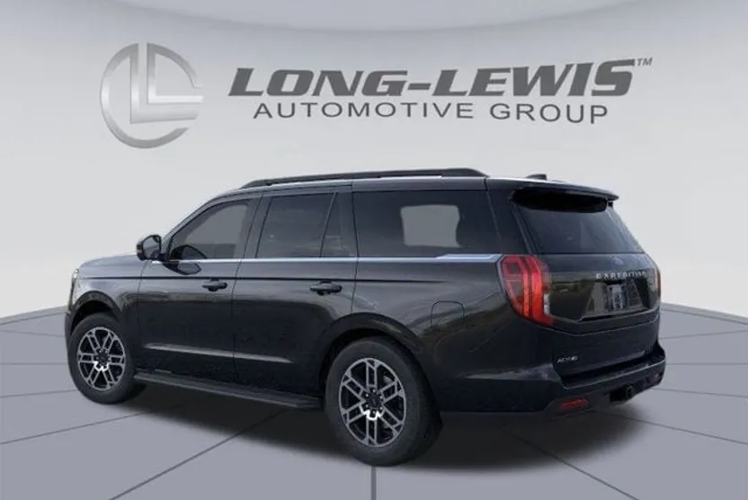2025 Ford Expedition photo 1