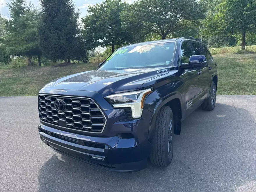 2025 Toyota Sequoia Platinum photo 1