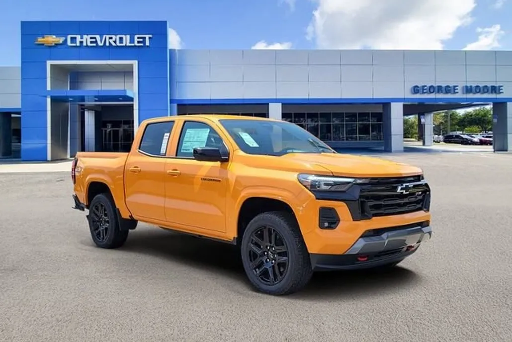 2025 Chevrolet Colorado Z71 photo 1