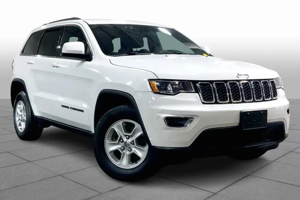 2017 Jeep Grand Cherokee Laredo photo 1