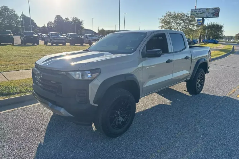2023 Chevrolet Colorado Trail Boss photo 1