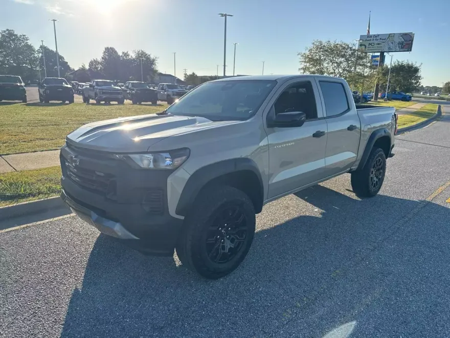 2023 Chevrolet Colorado Trail Boss photo 1