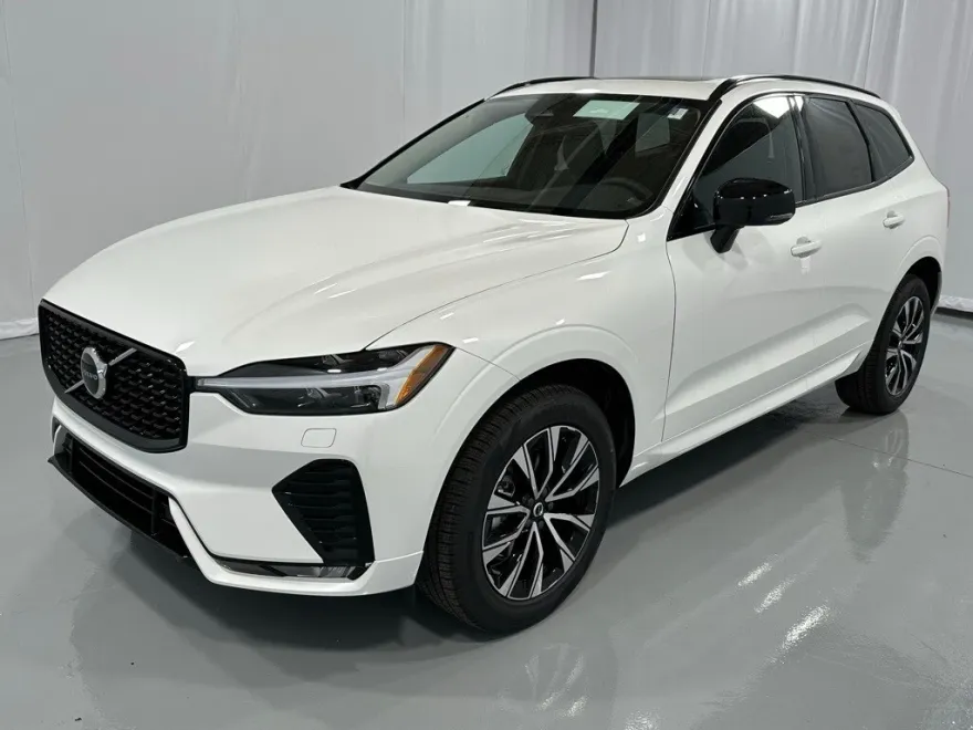 2025 Volvo XC60 B5 Core photo 1