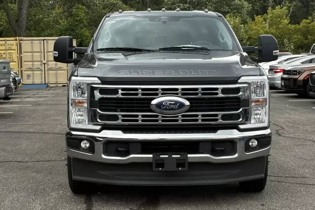 2024 Ford F-350 XLT photo 1
