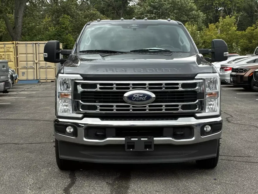 2024 Ford F-350 XLT photo 1