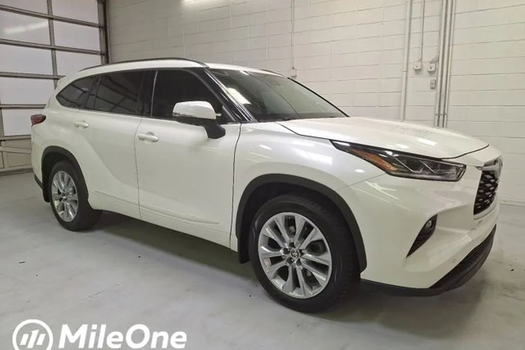 2021 Toyota Highlander Limited photo 1