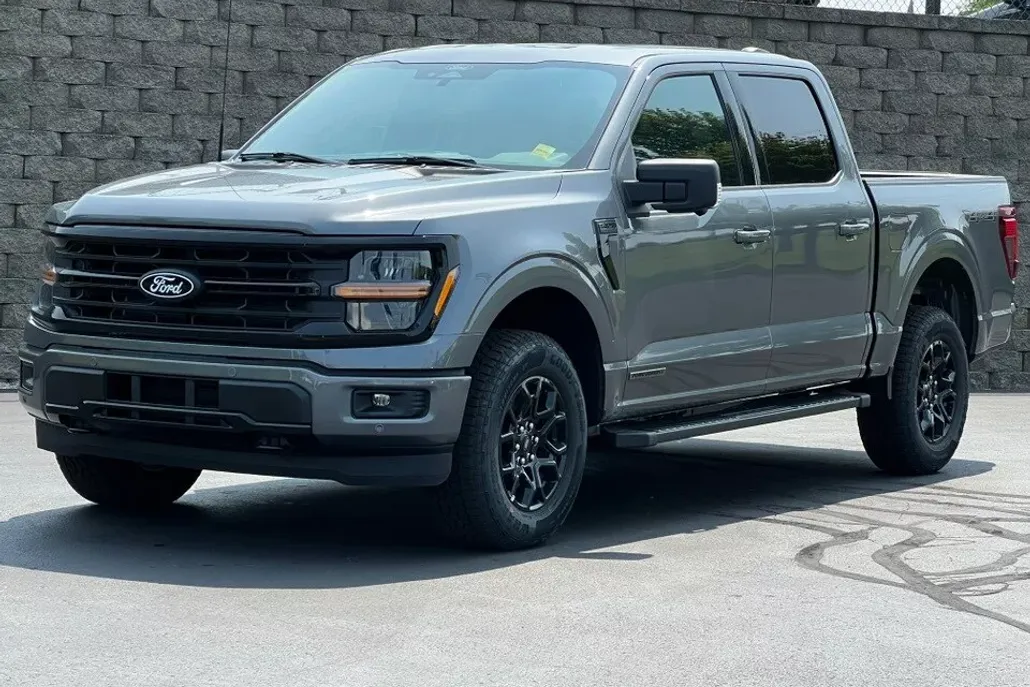 2025 Ford F-150 XLT photo 1
