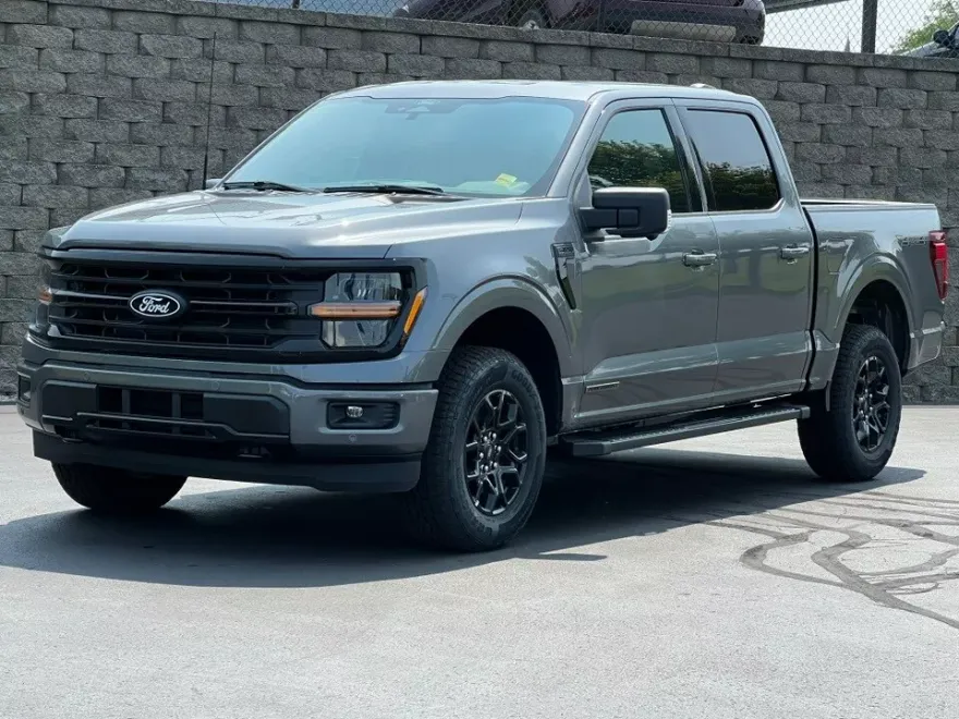 2025 Ford F-150 XLT photo 1