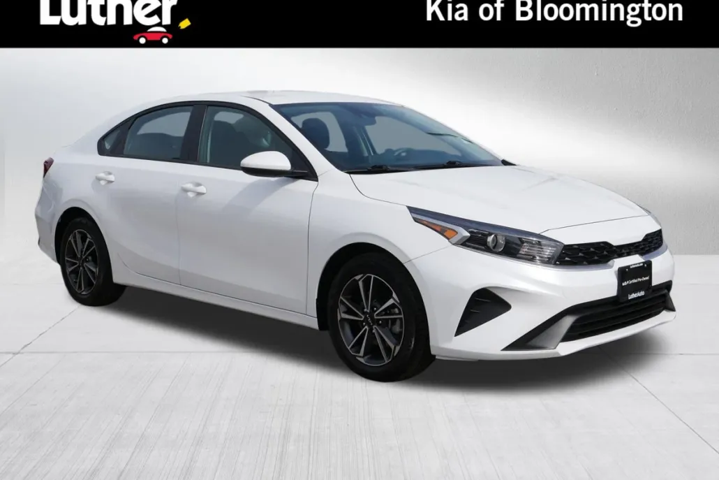 2022 Kia Forte LXS photo 1