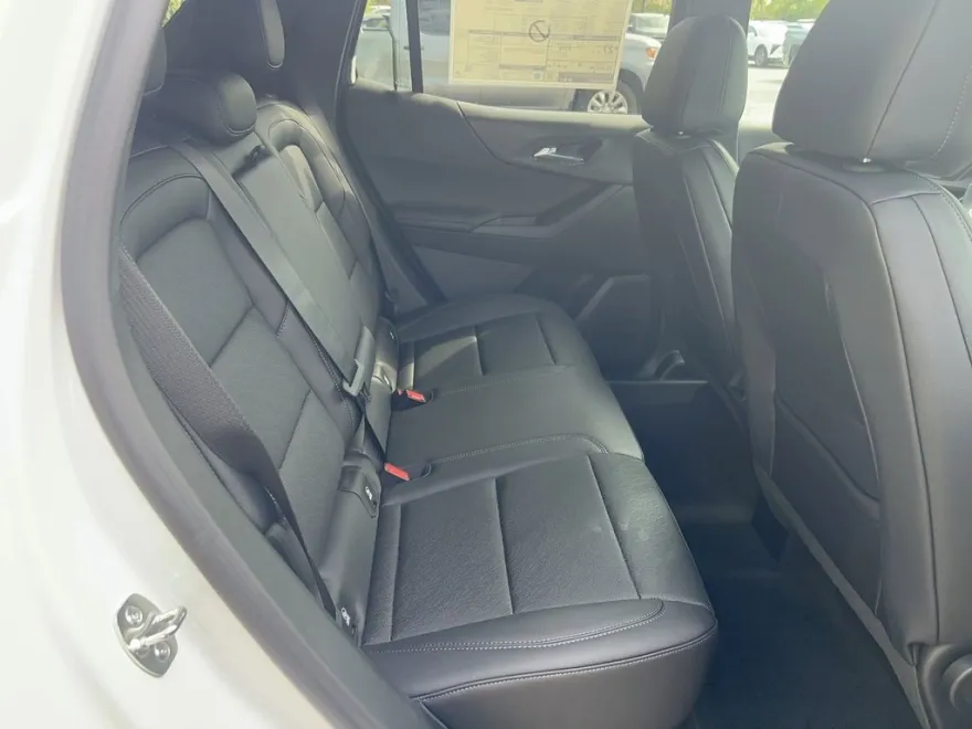 2026 Chevrolet Equinox LT photo 1