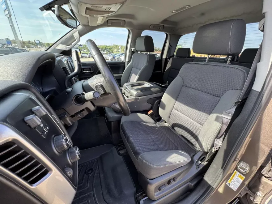 2015 Chevrolet Silverado 1500 LT photo 1