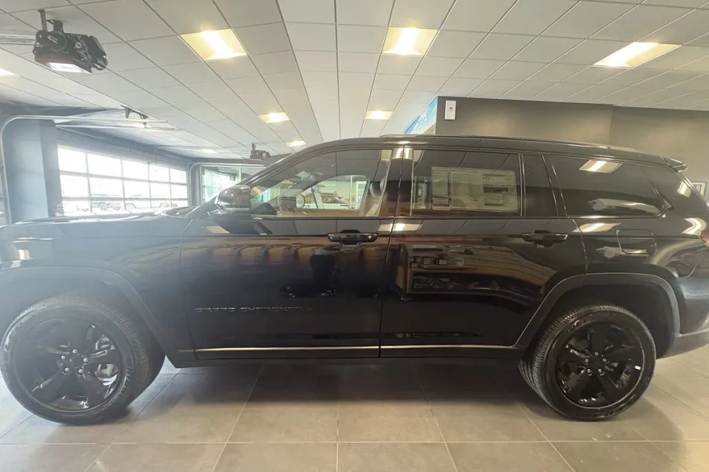 2025 Jeep Grand Cherokee Altitude photo 1