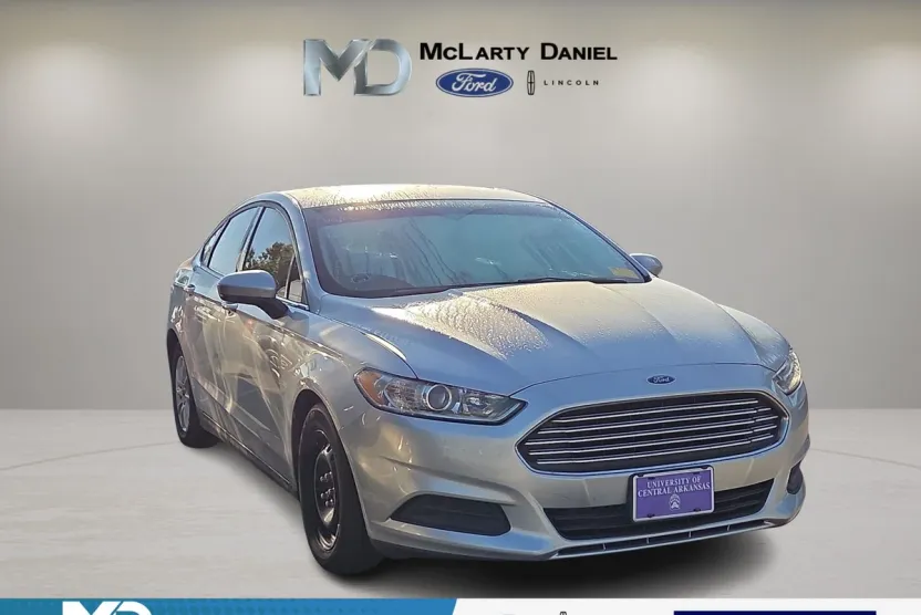 2015 Ford Fusion S photo 1