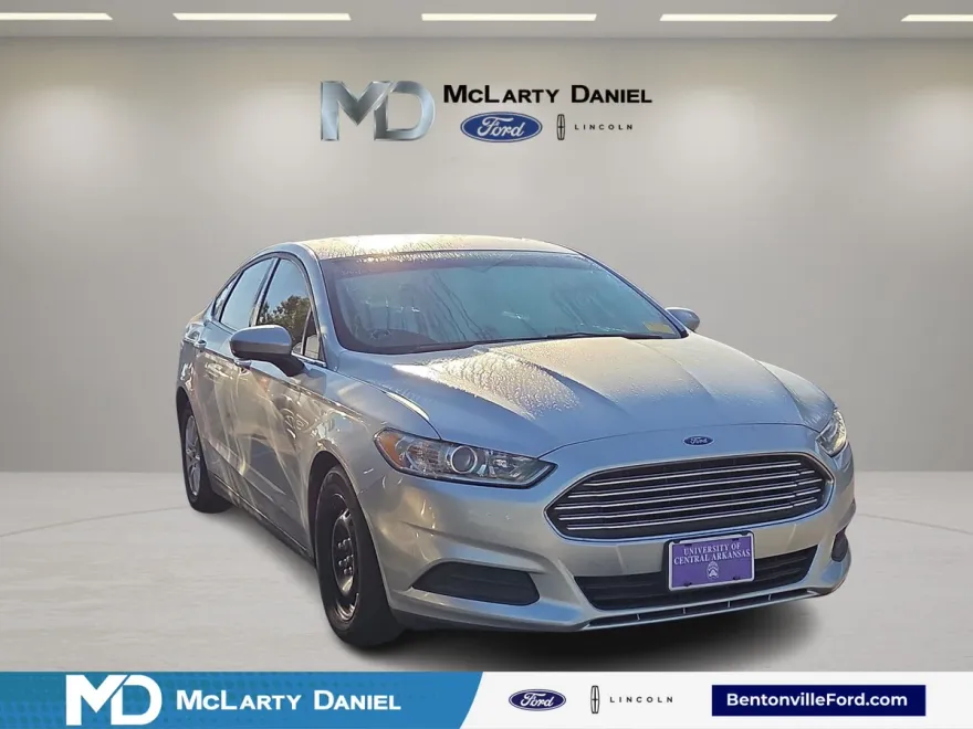 2015 Ford Fusion S photo 1