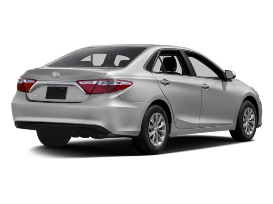 2016 Toyota Camry LE photo 1