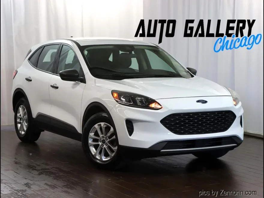 2020 Ford Escape S photo 1