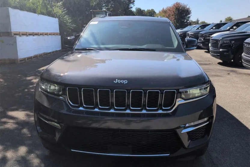 2025 Jeep Grand Cherokee Limited photo 1
