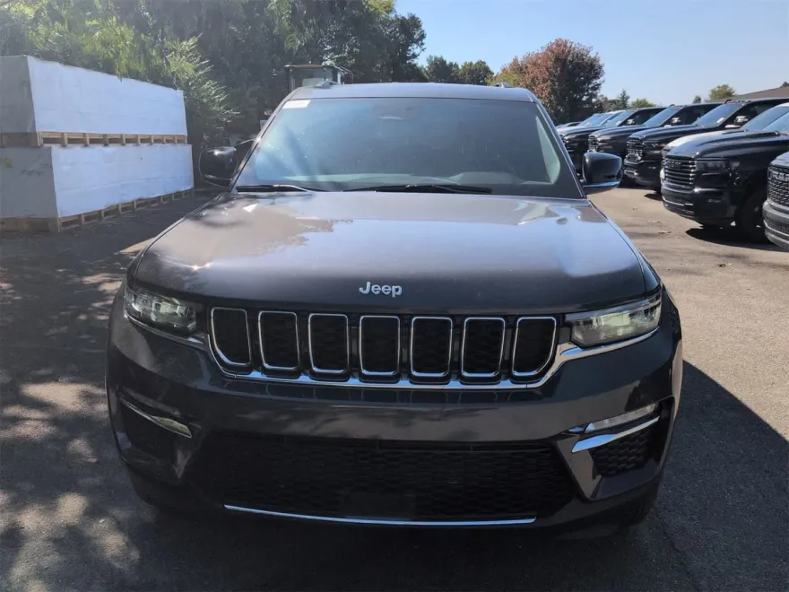 2025 Jeep Grand Cherokee Limited photo 1