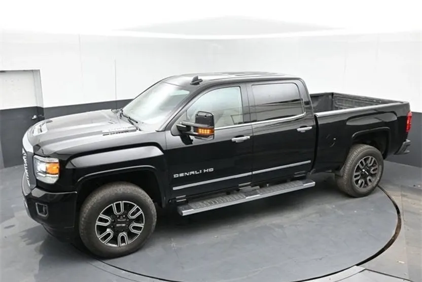 2019 Gmc Sierra 3500 HD Denali photo 1