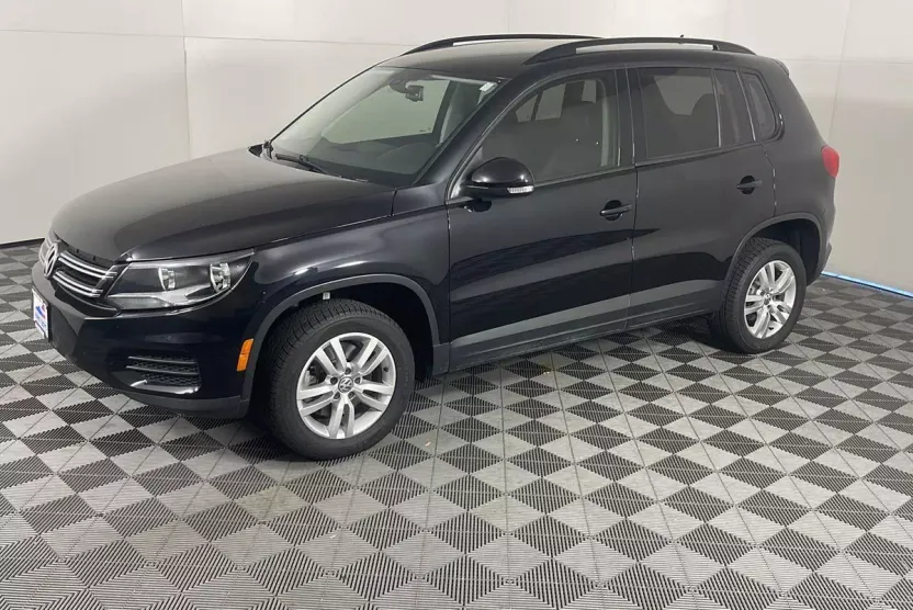 2016 Volkswagen Tiguan S photo 1