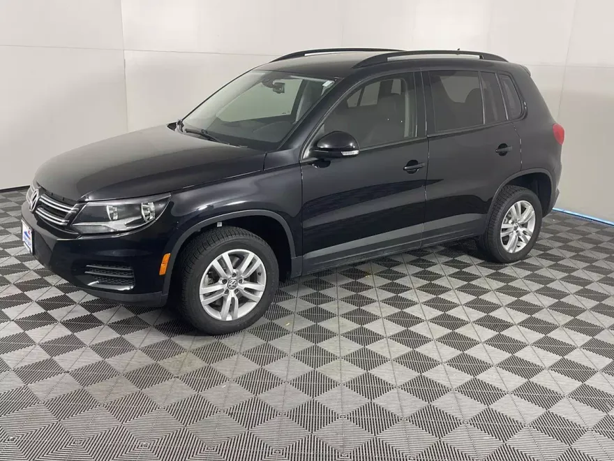 2016 Volkswagen Tiguan S photo 1