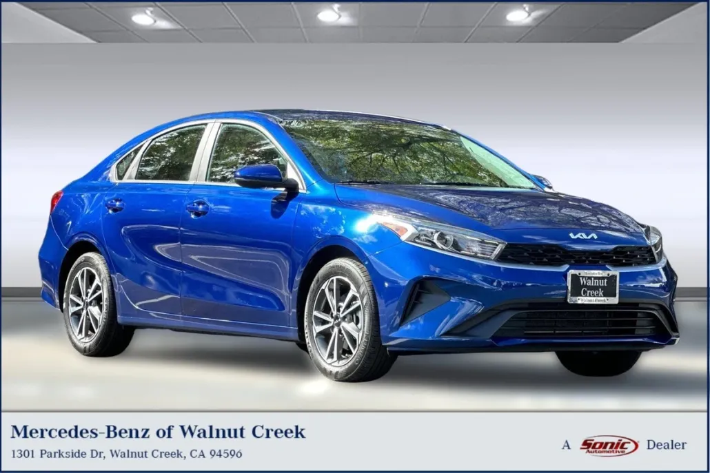 2022 Kia Forte LXS photo 1