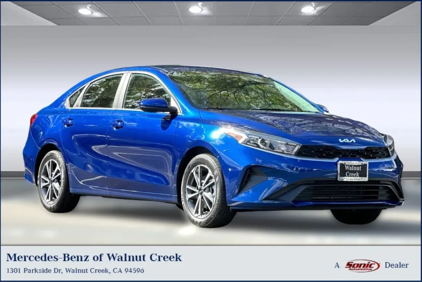 2022 Kia Forte LXS photo 1