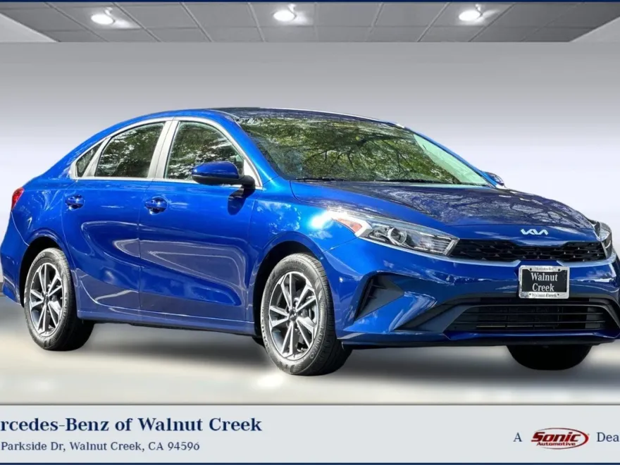 2022 Kia Forte LXS photo 1