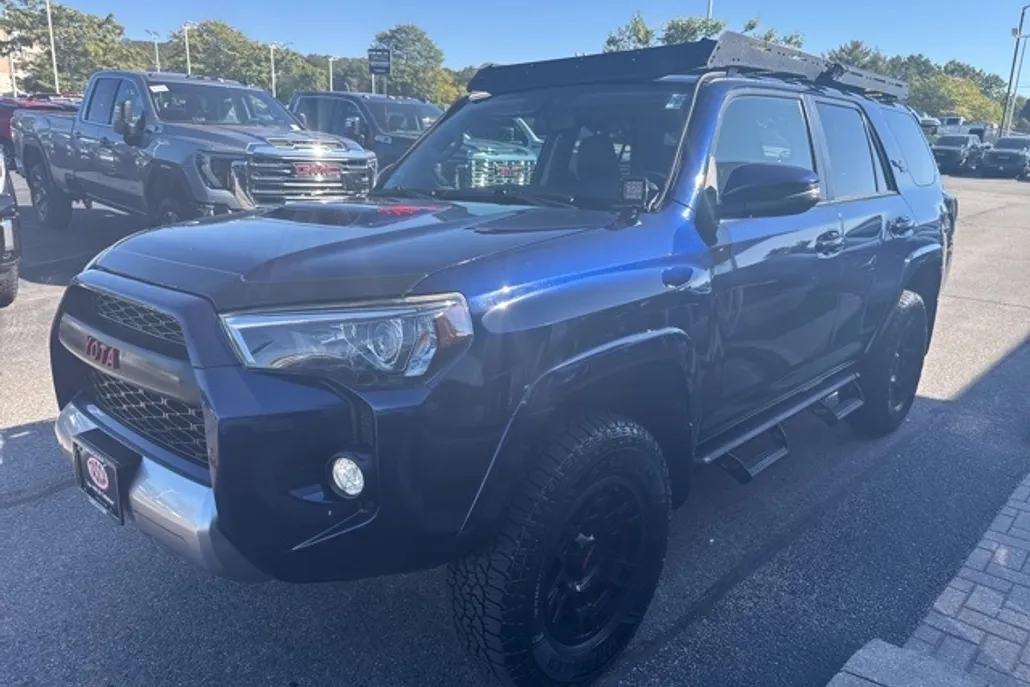2018 Toyota 4Runner TRD Off-Road Premium photo 1