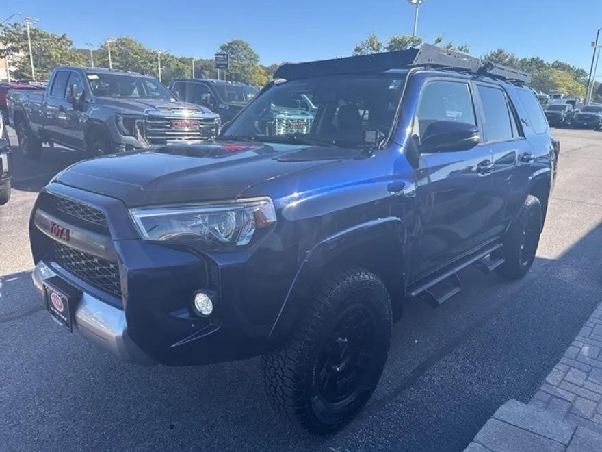 2018 Toyota 4Runner TRD Off-Road Premium photo 1