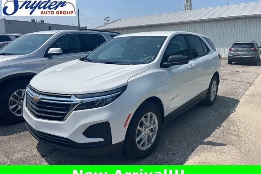 2022 Chevrolet Equinox LS photo 1