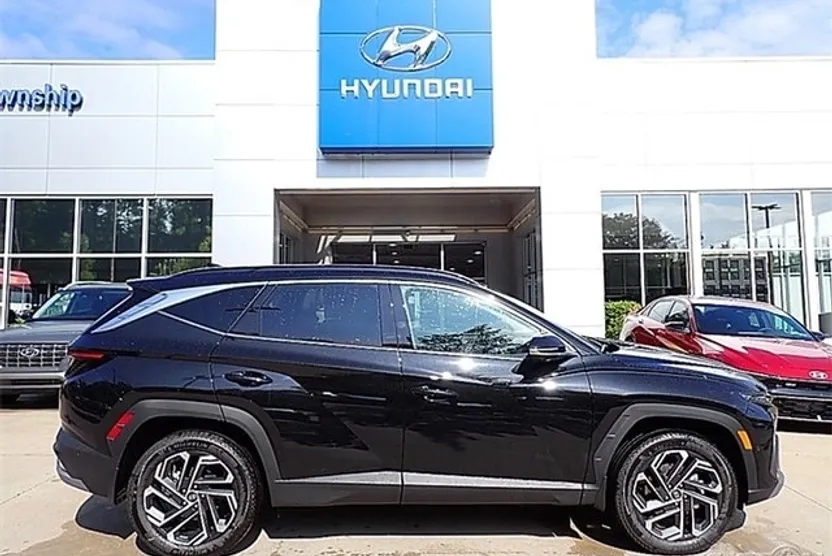 2025 Hyundai Tucson Limited photo 1