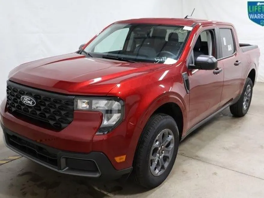 2025 Ford Maverick XLT photo 1