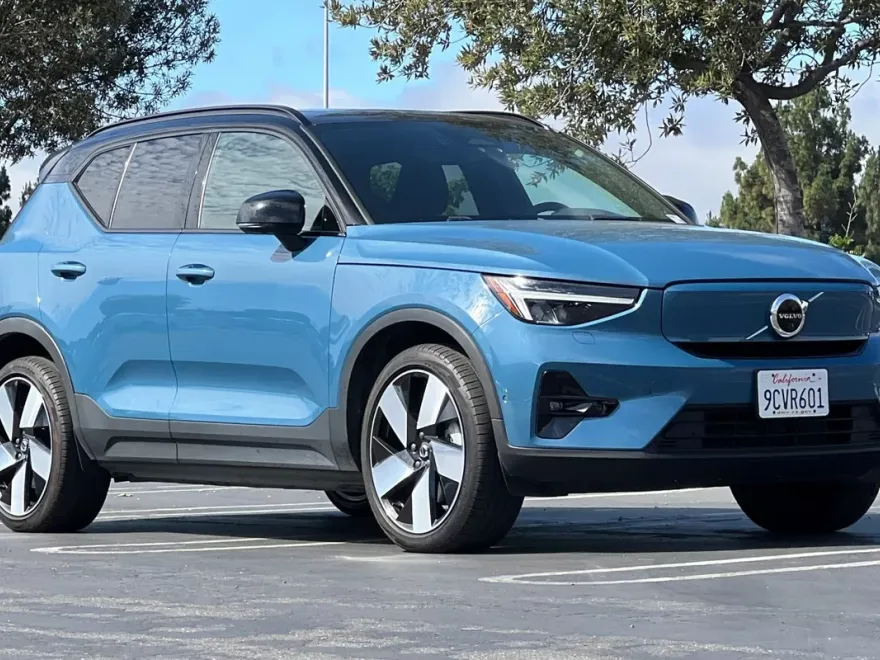 2023 Volvo XC40 Recharge Twin Plus photo 1