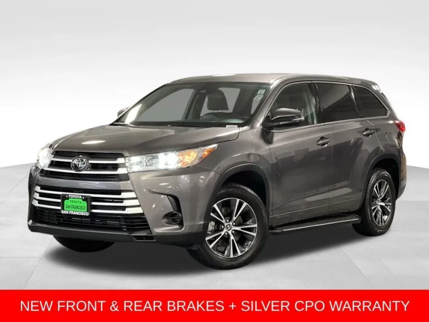 2018 Toyota Highlander LE photo 1
