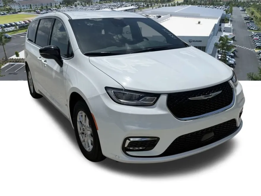 2026 Chrysler Pacifica photo 1