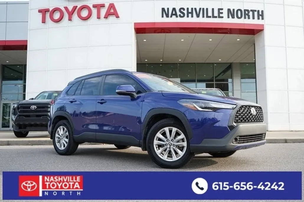 2023 Toyota Corolla Cross LE photo 1