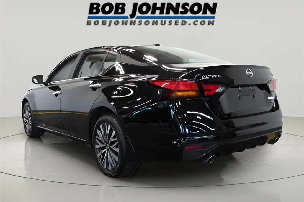 2024 Nissan Altima 2.5 SV photo 1
