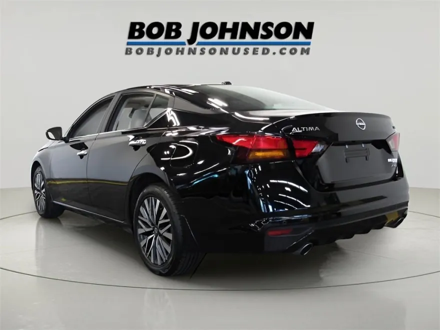 2024 Nissan Altima 2.5 SV photo 1
