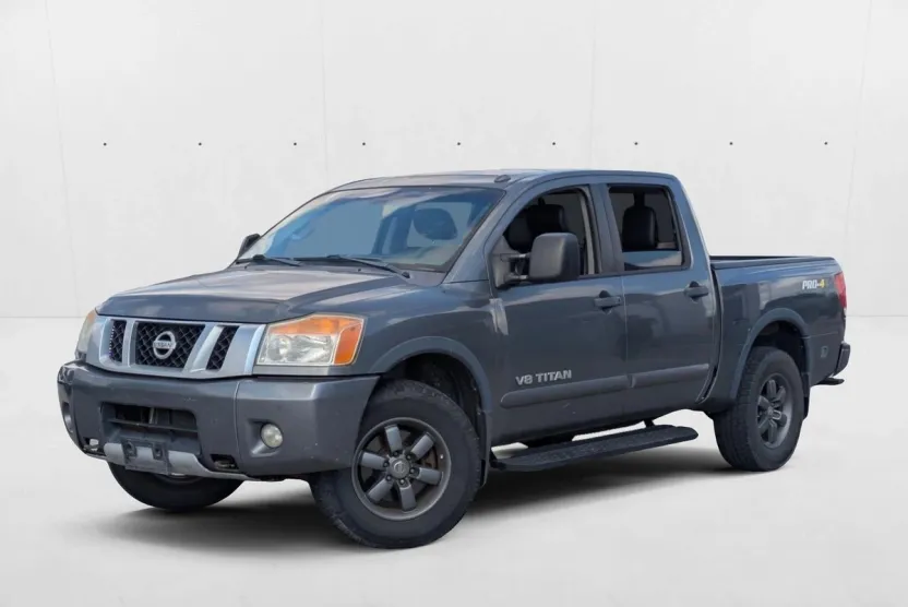2014 Nissan Titan Crew Cab PRO-4X photo 1
