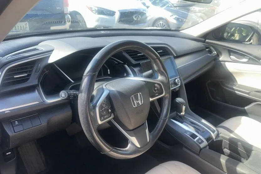 2018 Honda Civic EX-T photo 1