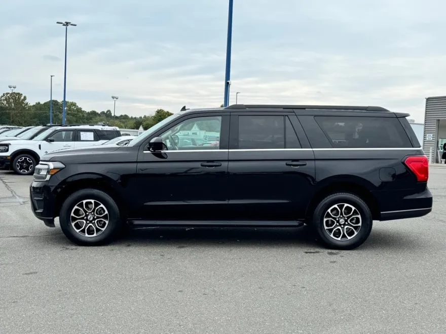 2024 Ford Expedition MAX XLT photo 1