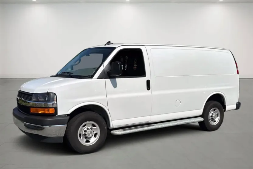 2024 Chevrolet Express 2500 Cargo photo 1
