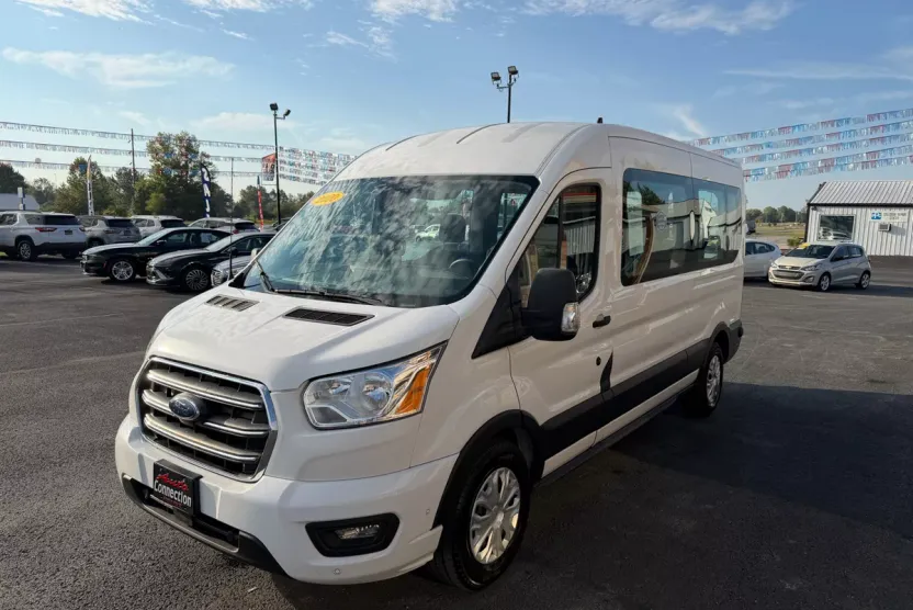 2020 Ford Transit Passenger XLT photo 1