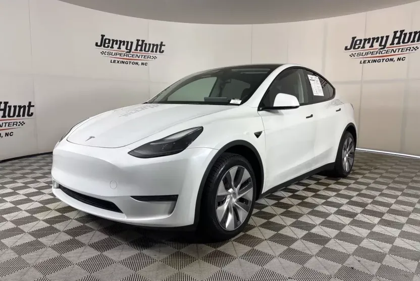 2023 Tesla Model Y Long Range photo 1
