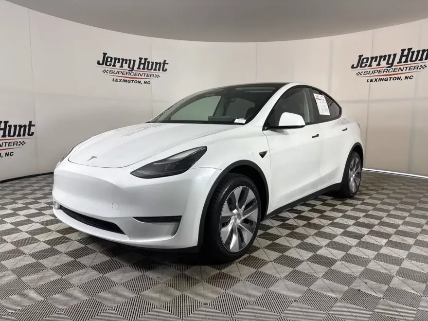 2023 Tesla Model Y Long Range photo 1