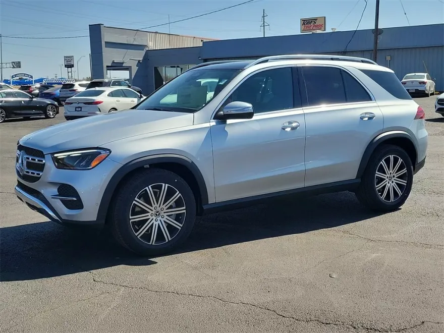 2025 Mercedes Benz GLE 450 4MATIC photo 2