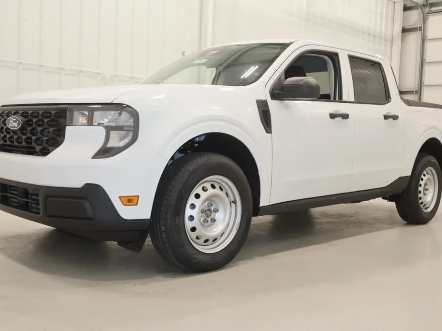 2025 Ford Maverick XL photo 1