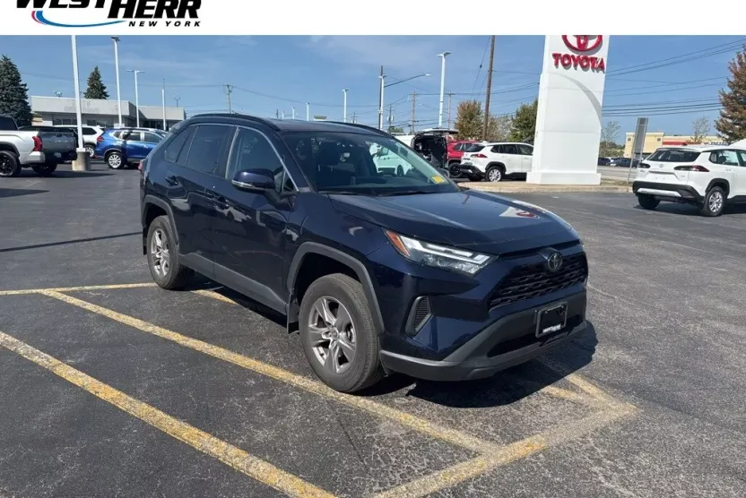 2024 Toyota RAV4 XLE photo 1